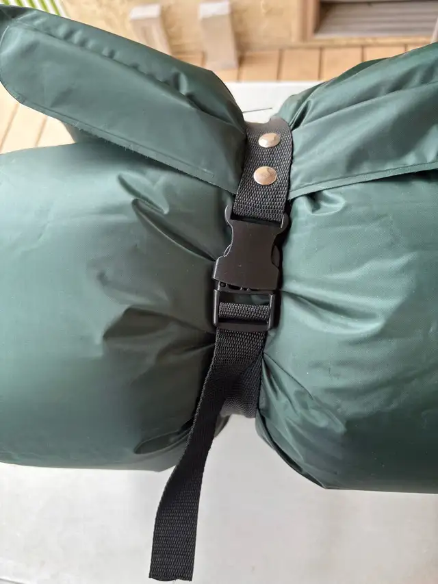 Self inflating mattress 26” x 74” in Fishing, Camping & Outdoors in Edmonton - Image 5