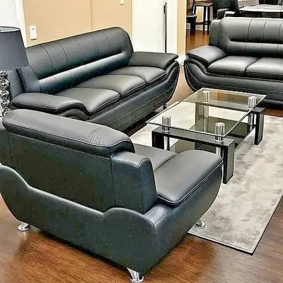 ️ Ensemble de sofas modernes en cuir – BRAND NEW / NEUF Magnifique ensemble de salon moderne 3 pièce...