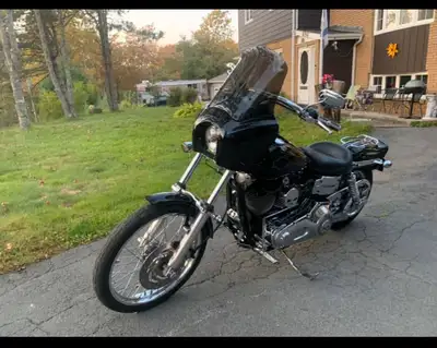 This bike shows very well. 2005 Harley Davidson Dyna Wide Glide. Streaming Eagle Big Bore Kit Decomp...
