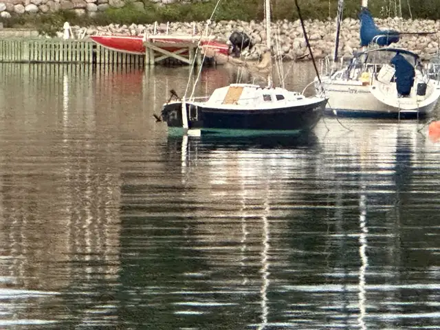 2007 West Wight Potter sail boat in Sailboats in Bedford - Image 3