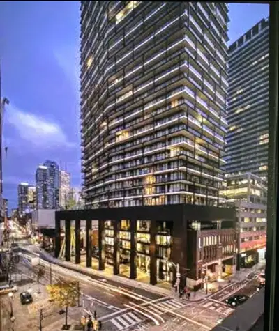 This beautiful 1+Den condo in the heart of downtown Toronto for rent. 9ft. ceilings and open concept...