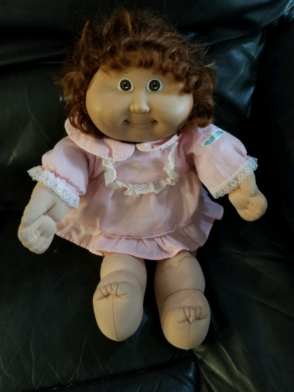 1980s cabbage patch kid  in Arts & Collectibles in Stratford