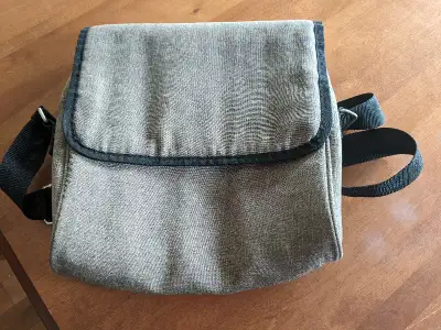 Sac avec bandoulière / Shoulder Strap Neuf / Brand new