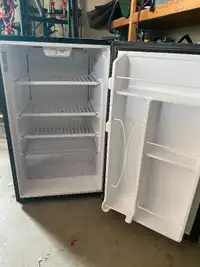 $75 GE Bar fridge near new condition