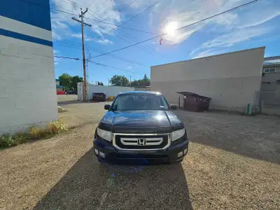 2009 Honda Ridgeline Black interior black exterior Fully loaded with all options for the year Auto 4...