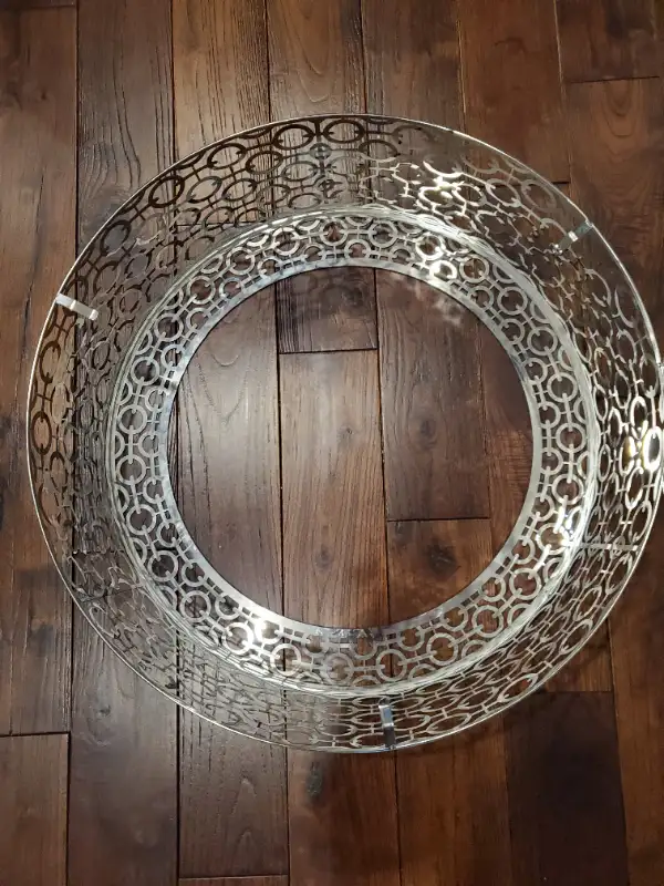 Large, fashion chandelier or lamp shade For Sale $15 in Home Décor & Accents in City of Toronto - Image 3