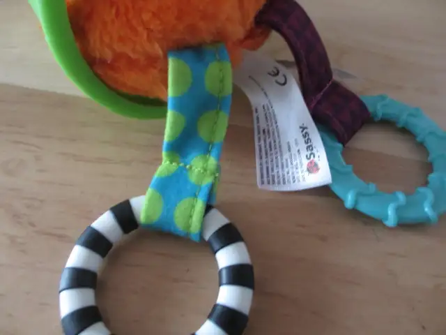 Jouet pour bébé Sassy à suspendre (T39) in Toys in City of Montréal - Image 4