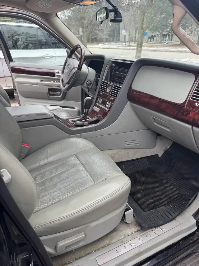 2003 Lincoln Aviator in Cars & Trucks in City of Toronto - Image 11