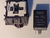 Ford Relais AW7T-13350-AA Relay 12V 3-Tabs w/base & cover
