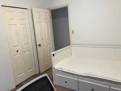 Available Oct 1st. A bright, fully furnished room in a spacious, clean and comfortable shared house...