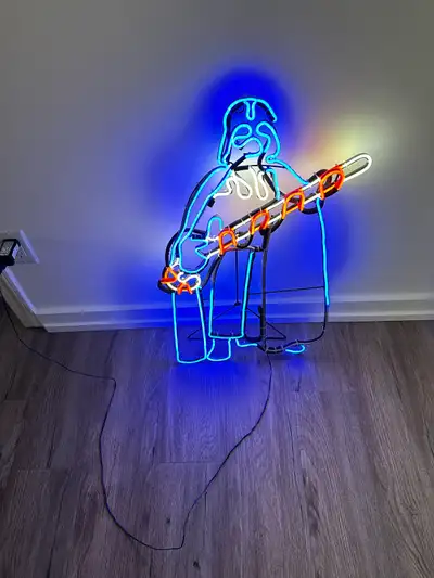 Approx 26” tall… a great addition to your Christmas decorations in pure Star Wars style. This bright...