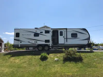 LOCATED IN CAPE BRETON 2018 Palomino RV Solaire 316RLTS – Triple Slide – AS-IS Price: $19,500 Locati...