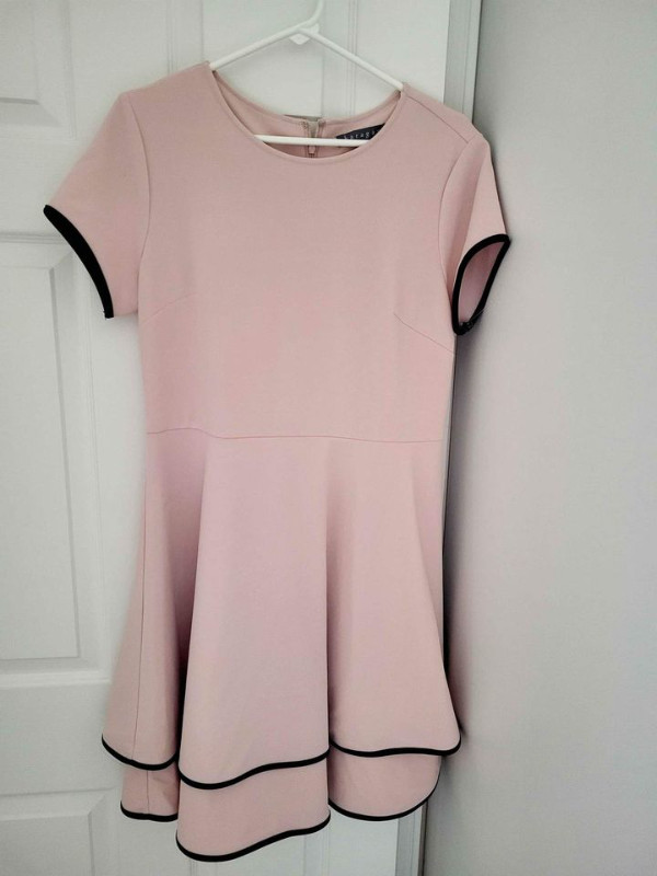Pink dress Ruffle Midi Short Sleeve Size 8 Medium in Women's - Dresses & Skirts in Markham / York Region - Image 3