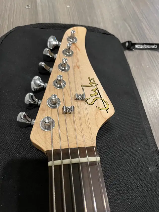 EART guitar in Guitars in Edmonton - Image 2