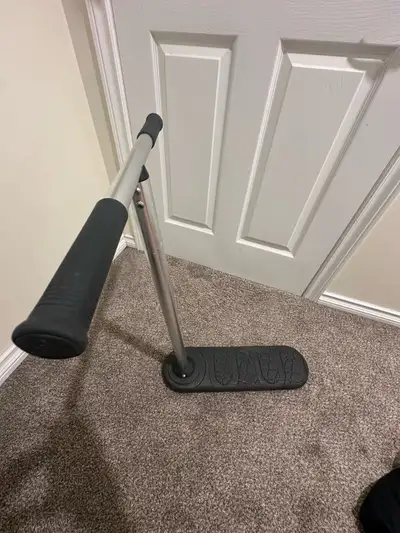 Get ready to elevate your freestyle game with this used trampoline scooter, perfect for indoor pract...