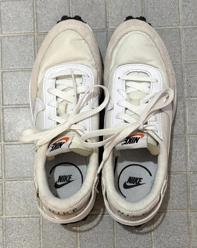 Nike Waffle Debut Shoes - Women’s - Size 7.5 in Women's - Shoes in Cambridge - Image 5