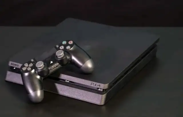 M.O.D.D.E.D PS4 1.5TB + over 70 games