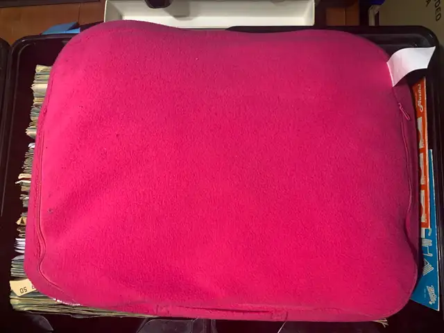 Plateau coussin pour ordinateur portable in Desks in Longueuil / South Shore - Image 4