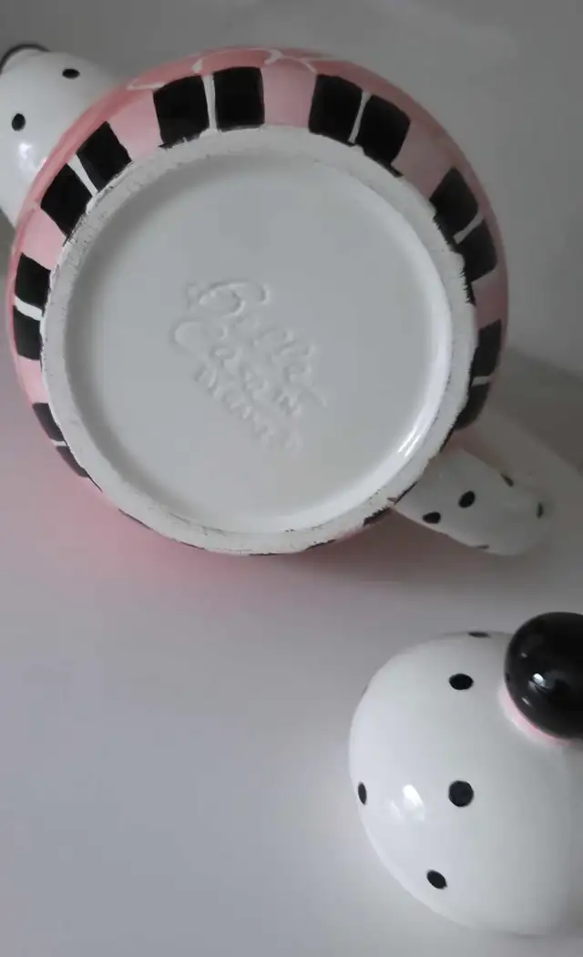 Polka Dots Teapot, Kitchenware,  Table Decor in Kitchen & Dining Wares in Mississauga / Peel Region - Image 7