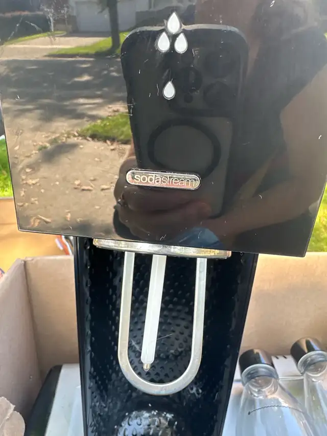 soda stream machine +gas in Processors, Blenders & Juicers in Mississauga / Peel Region - Image 5