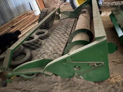 John Deere 212 pick up header, View more