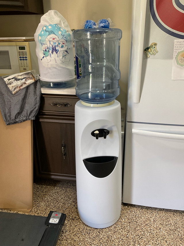 Water cooler in Refrigerators in Windsor Region
