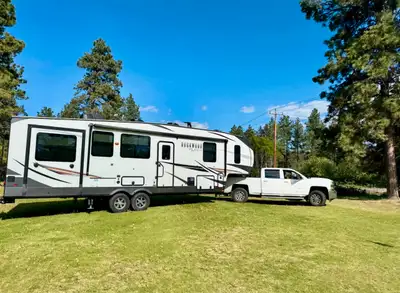 Forest River Rockwood ultra lite 2022 model This unit was purchased brand new in 2024 and only has 4...