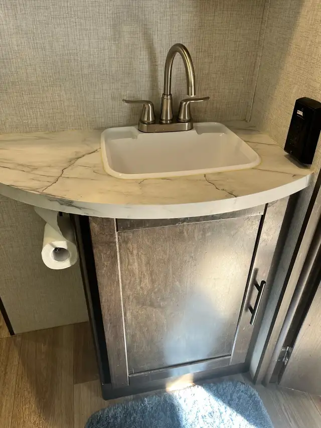 2021 32 ft Cruiser Fifth Wheel in RVs & Motorhomes in Regina - Image 8
