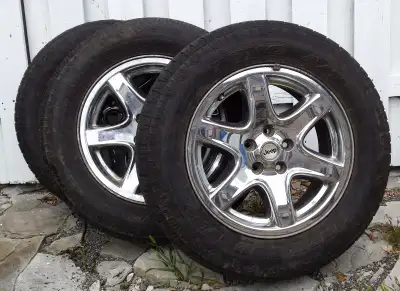 JEEP ---------------------- 3 Jantes (Mag) de Jeep de 5 boulons. Pour pneus de dimension : P235/65R1...