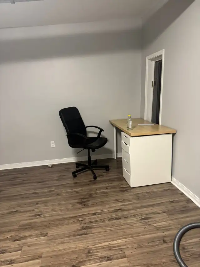 Room for Rent in a 3-Bedroom Unit - Sandy Hill in Room Rentals & Roommates in Ottawa - Image 3