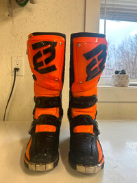 Brand new Bogotto size 7.5 men’s dirt bike boots