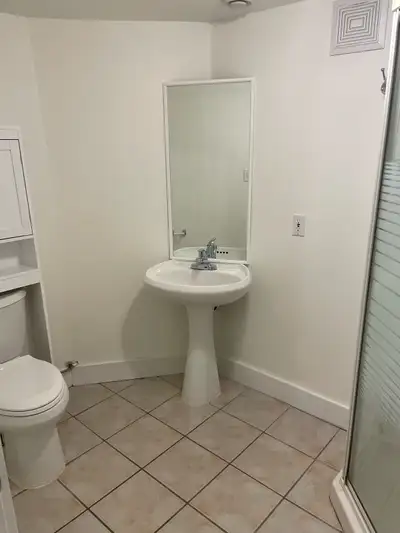 [For rent] Located in the heart of Charlottetown , it’s very close to superstore, MacDonal’s, UPEI a...