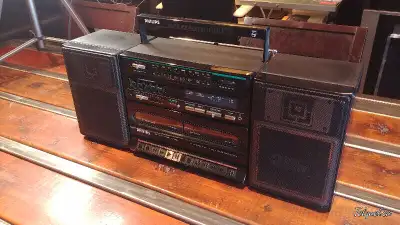 Radio Boombox Vintage – Philips D8477, View more