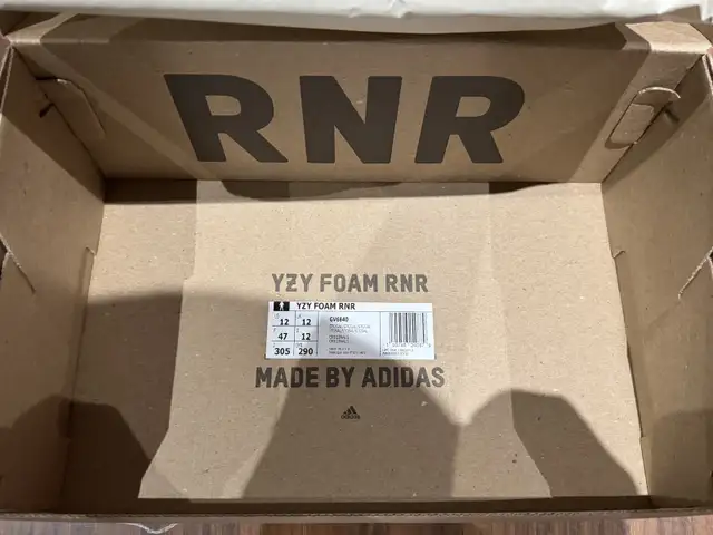 Yeezy Foam Runner ‘Stone Salt’ Men Size 12 in Men's Shoes in Mississauga / Peel Region - Image 8