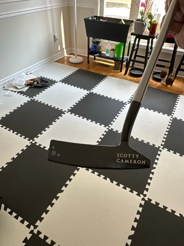 Scotty Cameron Holiday Collection Putter in Golf in Markham / York Region - Image 3