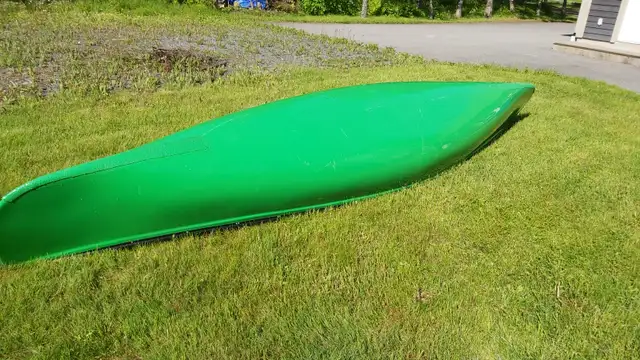 CANOT KEVLAR LEGER $2800 in Canoes, Kayaks & Paddles in Sherbrooke - Image 4