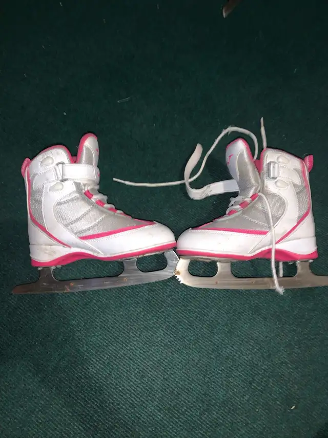 Kids Junior 1  Skates  in Skates & Blades in Mississauga / Peel Region - Image 2
