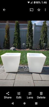 Mooni LED Planters 