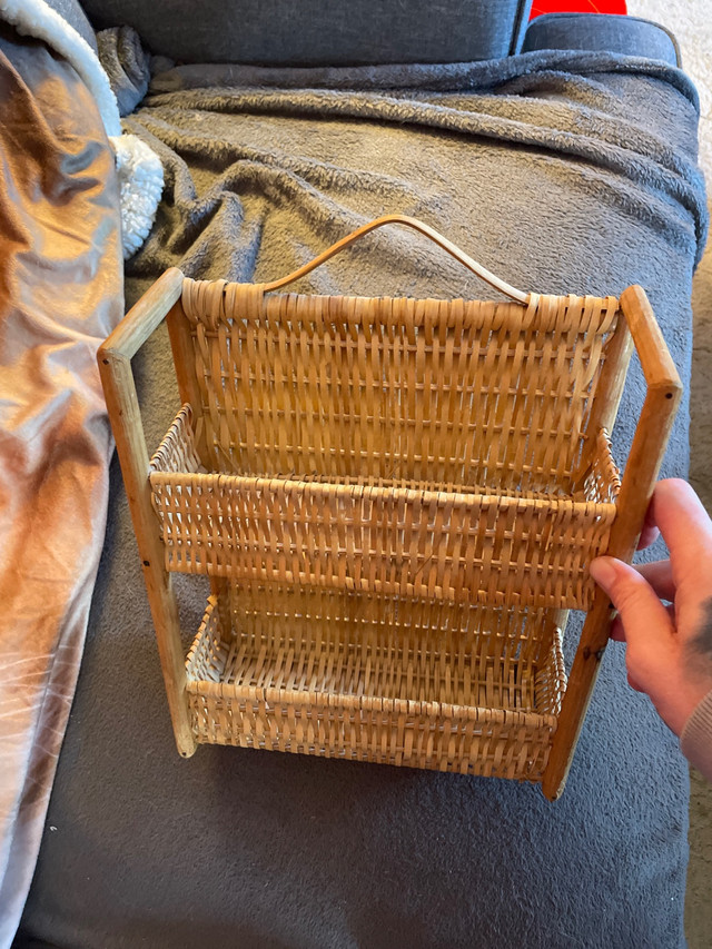 Hanging basket in Home Décor & Accents in Oakville / Halton Region - Image 2