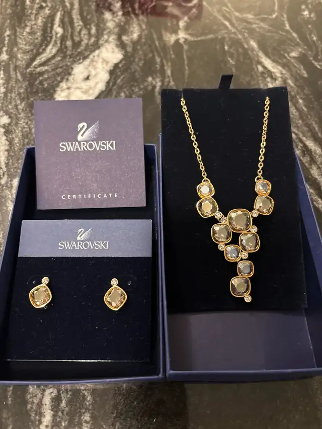 Swarovski Necklace and Earrings in Jewellery & Watches in Barrie - Image 2