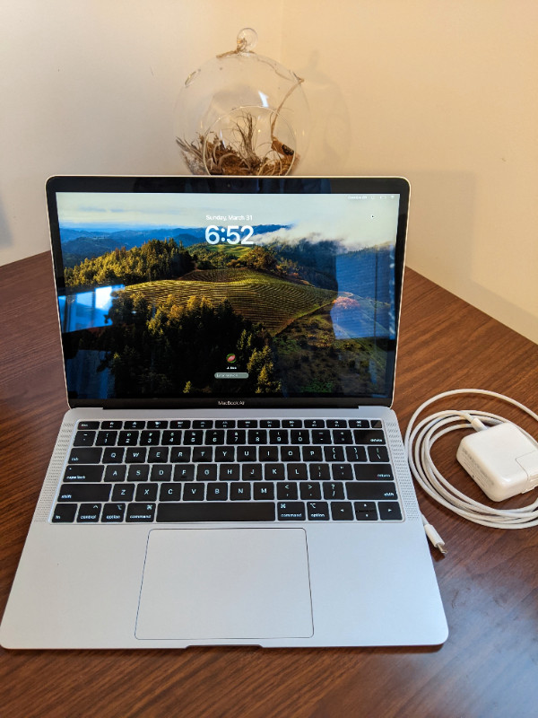 13in MacBook Air 2019 - 16Gb RAM 512Go SSD in Laptops in Ottawa