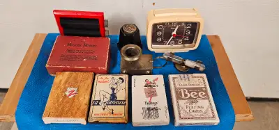 Cadran, Money maker, Slinky, loupe antique en bois, ciseaux de fantaisie et cordonnière, rasoir Phil...
