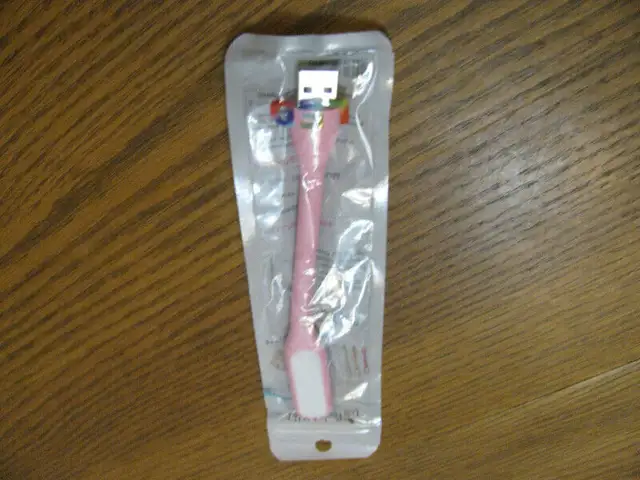 LEO LIGHT / VANGODDY COVER / SATA CABLE in Laptop Accessories in Norfolk County - Image 6