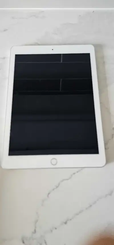 Apple iPad 5th Generation Wifi  32GB  9.7" White, View more