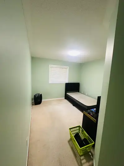 ROOM for rent in 4 bedroom House 1 parking available Room Available from now, moving anytime 431-335...