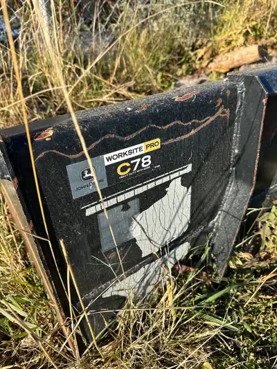 John Deer worksite pro C78 Smooth Bucket $950 Pickup only : La Ronge Saskatchewan