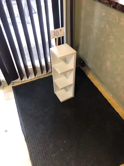 petite étagère murale  ou de coin en  melamine,état neuf Mesure , View more
