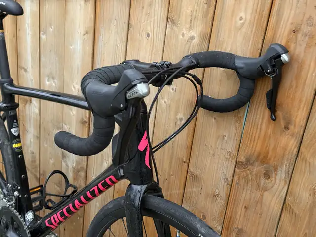 Carbon Fiber Specialized Ruby Sport Size 56 cm like new in Road in St. Catharines - Image 5