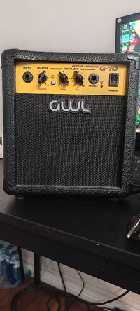 Guitar amplifier G-10 12W