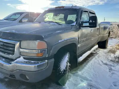2007 classic GMC sierra Duramax dually. Engine has a broken crankshaft. Everything else is in good w...